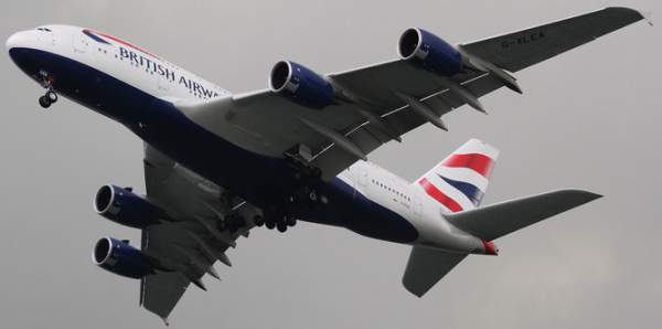 Aerul din avioanele comerciale este toxic?