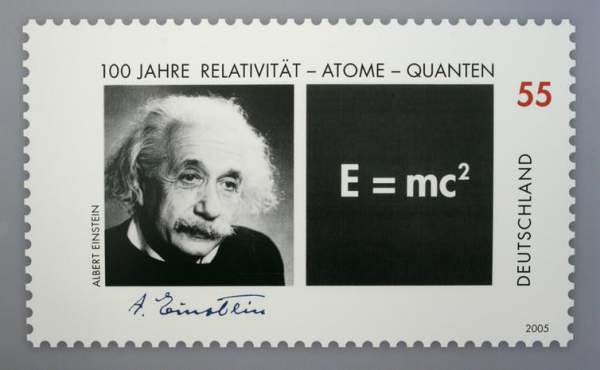 100 de ani de relativitate generală