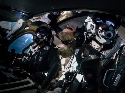 Beth Moses în cabina VSS Unity